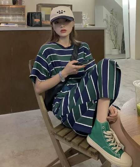 일본식 도파민 스트라이프 티셔츠 롱 스커트 한국 스타일 굴곡 루즈핏 드레스