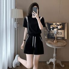 批发直贡呢夏季新款休闲<b class='q'>气质</b><b class='q'>运动</b>套装女花边领露肩短裤短袖两件套