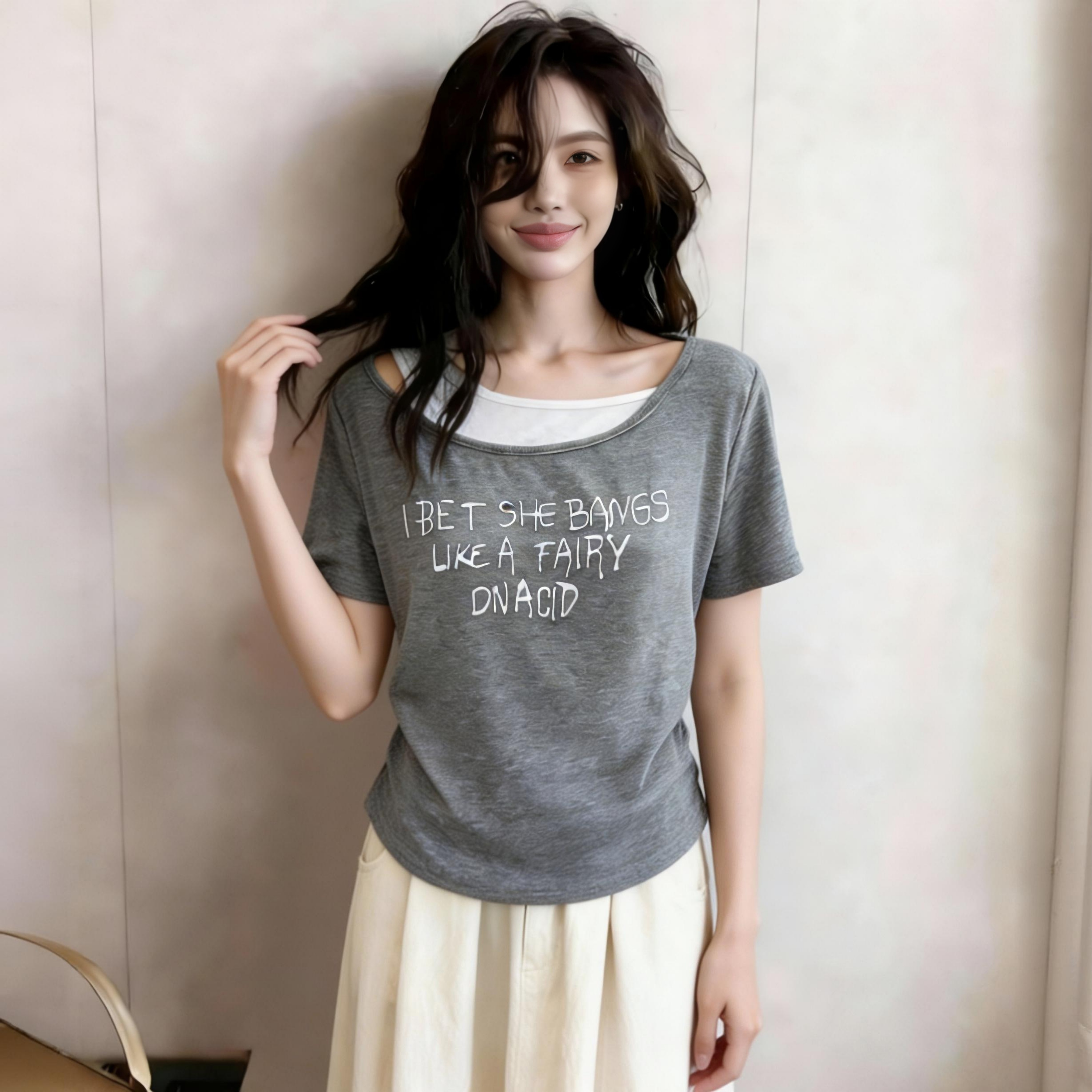 실사 있음 선적 2026 여름 새로운 한 부서 미니멀리즘 페이크 레이어드 반팔 티셔츠 허리 수축 알파벳 인쇄 된 의류 여성