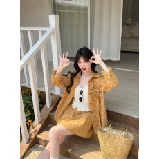 批发实拍2026新款百搭格子蝴蝶结衬衫+针织钩花背心+高腰半身裙三件套