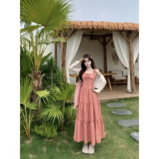 批发实拍2026年夏款胖MM显瘦法式温柔风设计感度假风格纹吊带连衣裙