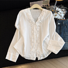 批发2026春夏季新款时尚V领立体<b class='q'>蕾丝</b>花朵衬衫女宽松高级感天丝上衣