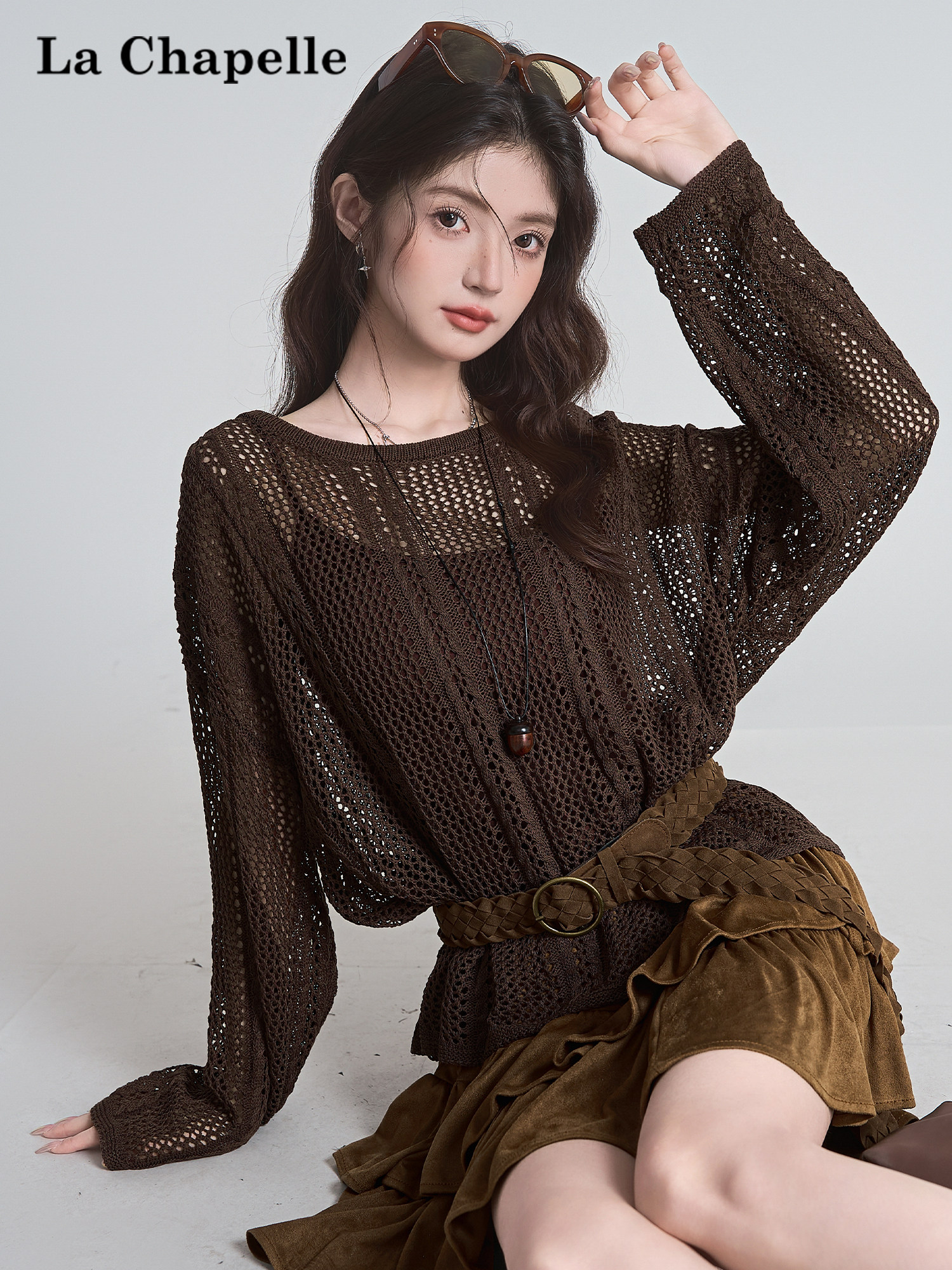커피 색상 홀로우 아웃 디자인 센스 허리 수축 긴팔 니트 스웨터 이른 가을 블라우스 여성