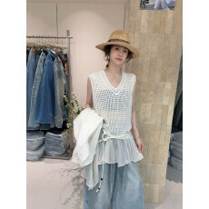 批发韩版 2026年春夏V领镂空<b class='q'>针织</b>背心女无袖设计感屁帘拼接连衣裙上衣