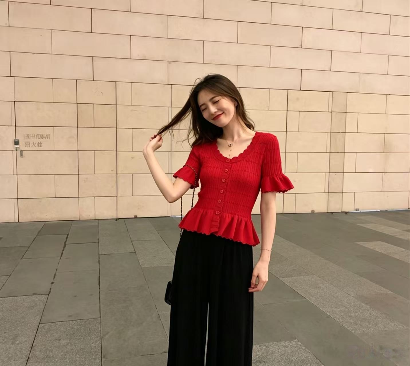 실사 정가 도파민 니트 반팔 연꽃 잎 소매 프랑스식 질감 센스 홀로우 아웃 레이스 맨위
