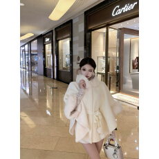 批发实拍 实价 气质高级白色毛领大衣斗缝披肩外套<b class='q'>蕾丝</b>内搭<b class='q'>短裤</b>套装