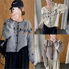 批发秋装女士<b class='q'>韩版</b>独特超好看毛衣针织开衫女<b class='q'>外套</b>2025新款短款上衣春秋