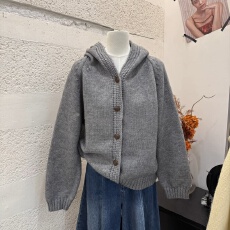 批发慵懒风单排扣纯色连帽<b class='q'>毛衣</b>外套女秋冬新款宽松<b class='q'>韩版</b>休闲针织开衫厚