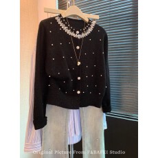 批发减龄百搭针织开衫时髦设计感短款小香风别针圆领珍珠毛衣