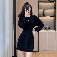 批发别致小黑裙配大衣内搭黑色针织连衣裙女秋冬小个子显瘦打底毛衣裙