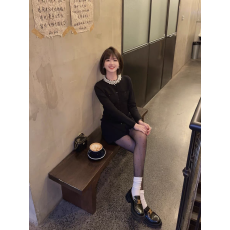 批发高腰显瘦设计感百搭两件套小香风套装女法式钉珠针织开衫2025新款