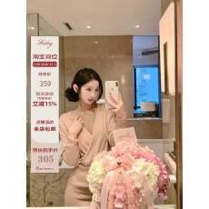 批发Hotdog 热狗很辣首尔恋人亮片挂脖设计感针织包臀连衣裙<b class='q'>短裙</b>