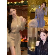 批发粉红PINK丨ins纯欲风重工烫钻漏肩围脖<b class='q'>连衣裙</b>女秋冬姐感收腰裙子