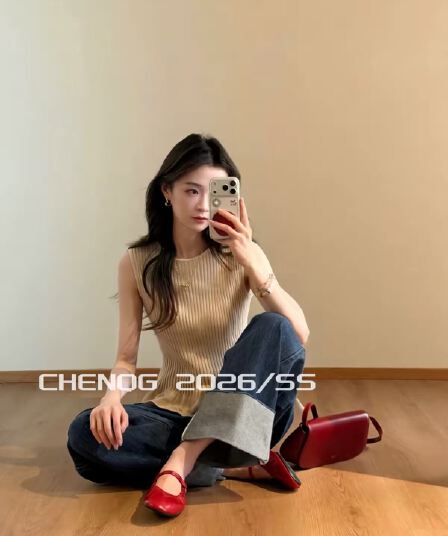 첸 돈 수 있습니다. ss 디자인 센스 구덩이 기사 패치워크 니트 조끼 2026 여성 여름 배색 페이크 레이어드 민소매 맨위