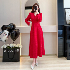 批发红色婚宴装<b class='q'>连衣裙</b>2025秋季穿搭气质显瘦超长裙连身裙