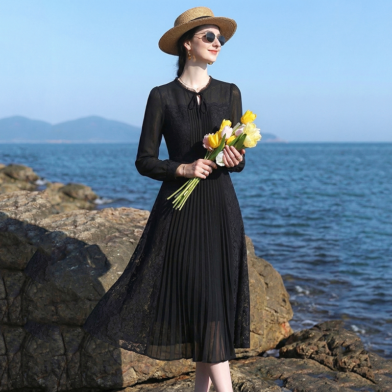 2026 봄 가을 신제품 검정색 레이스 조각 긴팔 여성 드레스 허리 수축 플리츠 고급 센스 품격 치마