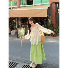 批发实拍 <b class='q'>大码</b>韩系百搭甜美肌理感<b class='q'>上衣</b>+松紧腰半身裙<b class='q'>上衣</b>两件套女