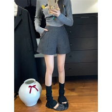 批发实拍～大码胖MM<b class='q'>修身</b>高腰木耳边口袋呢料短款裙<b class='q'>裤</b>