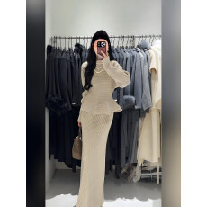 批发<b class='q'>秋</b>冬新款气质时尚设计感坑条针织衫伞边毛衣+修身半身裙两件套女