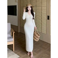 批发实拍！2026新款秋简约百搭长袖包臀针织连衣裙打底毛衣裙子配大衣