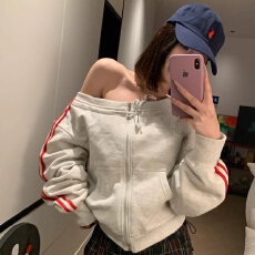 批发美式一字领露肩长袖卫衣女春秋2025新款辣妹<b class='q'>修身</b><b class='q'>运动</b>开衫拉链上衣