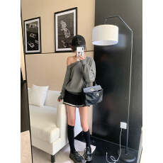 批发斜肩露肩小标宽松套头<b class='q'>卫衣</b><b class='q'>长袖</b>慵懒松弛感上衣女夏秋