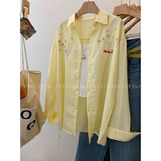 批发韩系条纹翻领刺绣花朵长袖<b class='q'>衬衫</b>女春秋新款宽松百搭学院风<b class='q'>情侣</b><b class='q'>上衣</b>