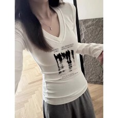 批发美式复古印花正肩v领<b class='q'>长袖</b><b class='q'>t</b><b class='q'>恤</b>女春秋修身收腰辣妹内搭打底衫上衣