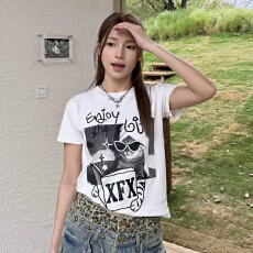 批发国潮美式复古正肩涂鸦印花小众短袖T恤女夏季休闲显瘦<b class='q'>街头</b>上衣