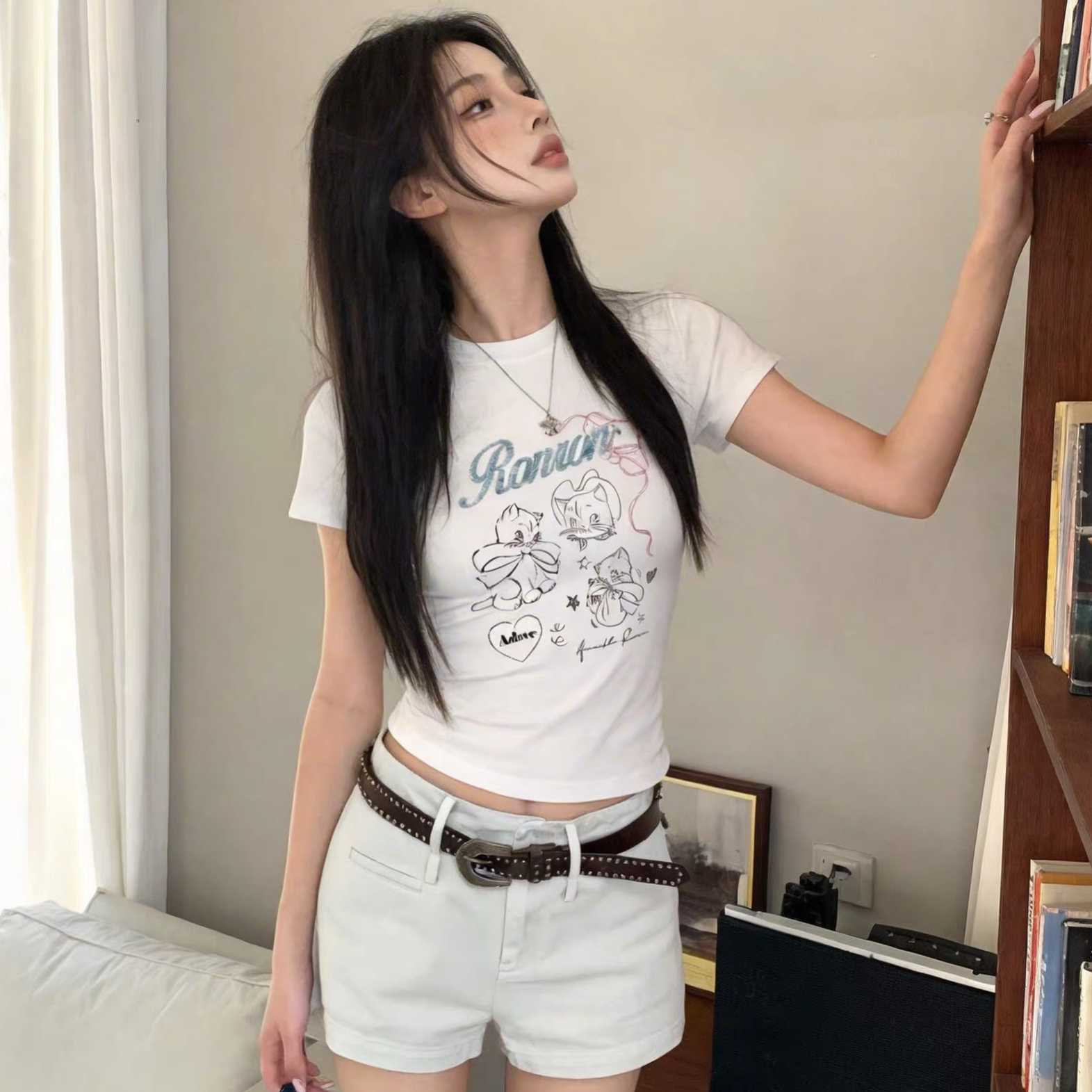 아메리칸 알파벳 만화 귀여운 달콤한 핫걸 긍정적 인 어깨 반팔 티셔츠 여성 여름 새로운 몸매 가꾸기 슬림해 보이는 작은 대중 맨위