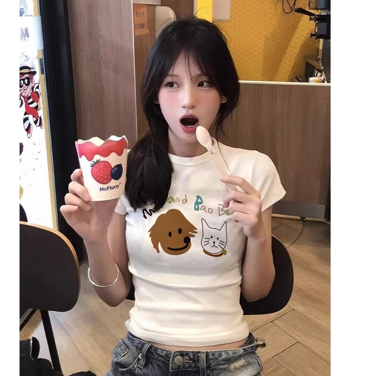 화이트 만화 프린트 반팔 티셔츠 여성 짧은 디자인 센스 아름다운 자이언트 잘 생긴 ~ 중 작은 맨위
