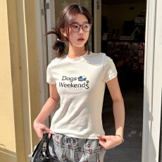 批发韩国小众可爱狗狗标语字母印花夏季新款设计感修身短款短袖T恤女