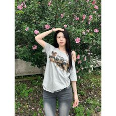 批发灰色露肩<b class='q'>短袖</b>t恤<b class='q'>女</b>2026新款夏季美式复古宽松小众设计感斜肩上衣