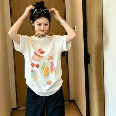 批发夏日童趣风蛋糕印花短袖T恤女宽松上衣休闲插肩袖修身型夏季