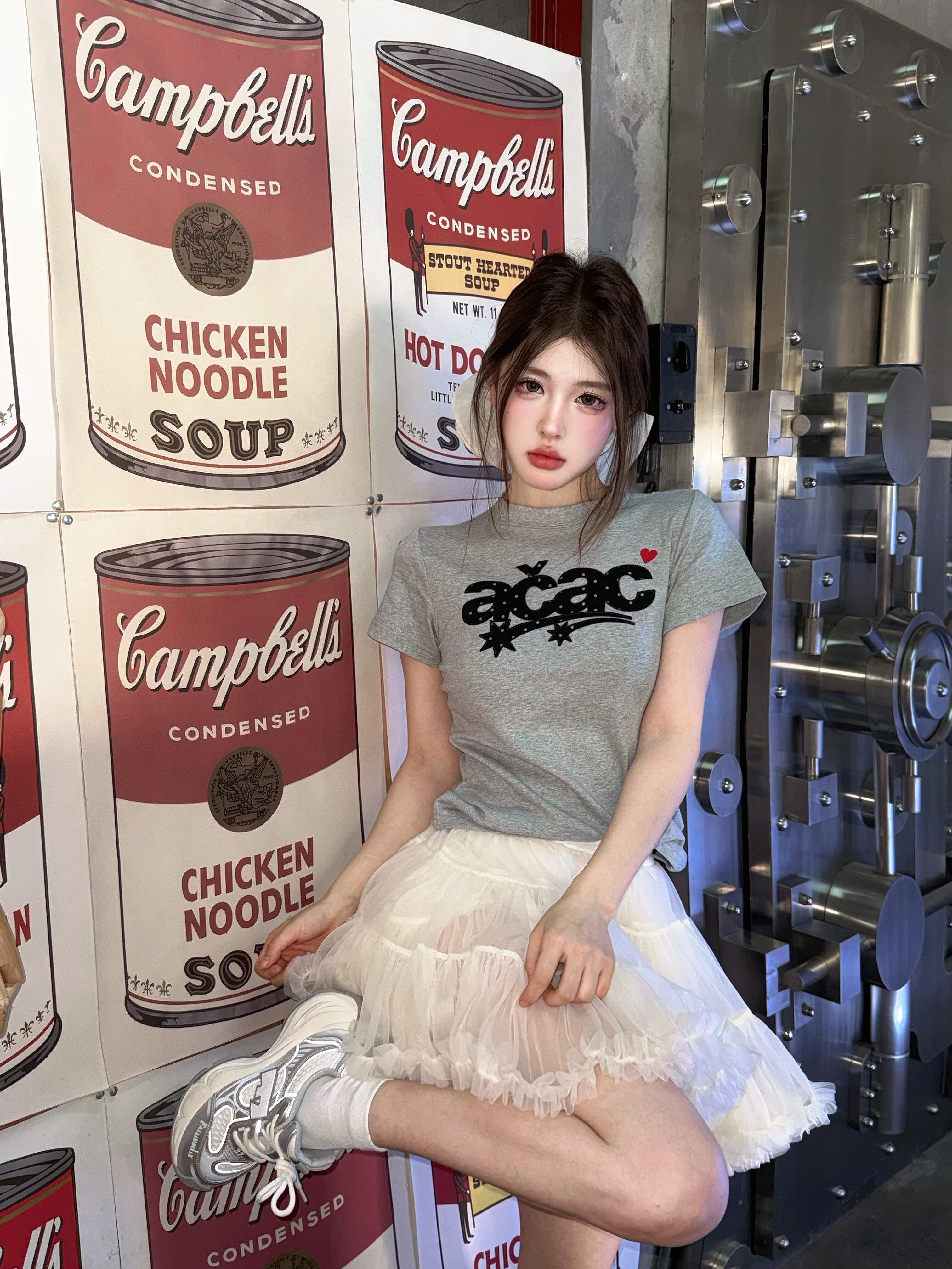 아메리칸 레트로 알파벳 반팔 티셔츠 여성 여름 몸매 가꾸기 슬림해 보이는 디자인 센스 핫걸 회색 맨위