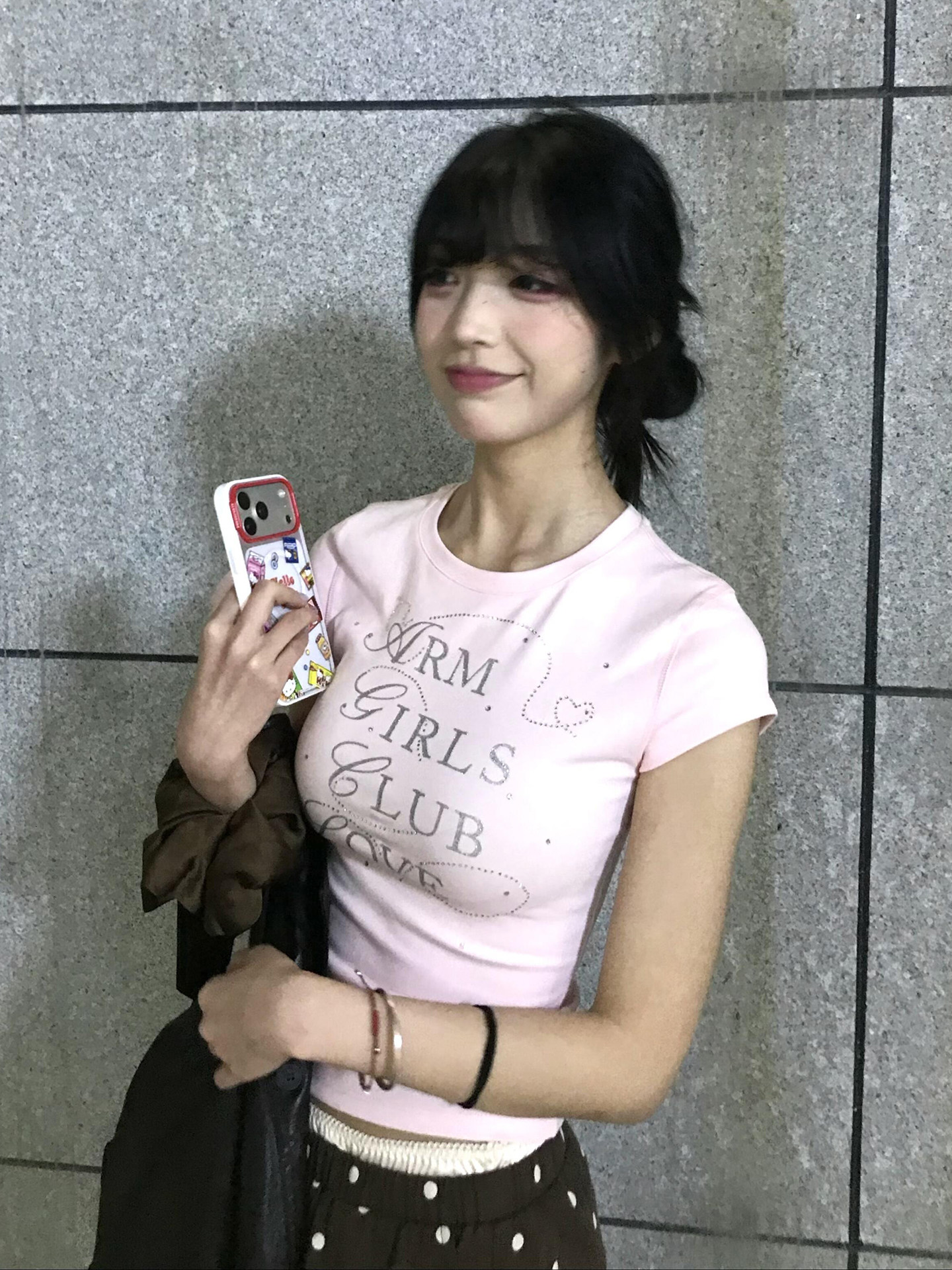 아메리칸 달콤한 핫걸 긍정적 인 어깨 핑크색 반팔 티셔츠 여성 2026 여름 새로운 하트 알파벳 몸매 가꾸기 슬림해 보이는 맨위