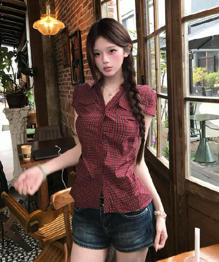 핫걸 체크무늬 반팔 셔츠 여름 고급 센스 몸매 가꾸기 슬림해 보이는 허리 수축 긍정적 인 어깨 주머니 맨위