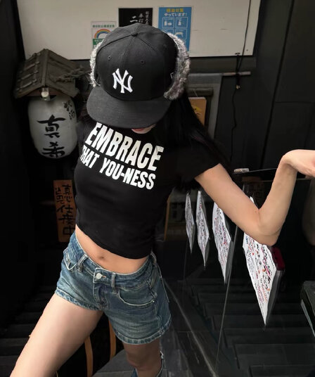 달콤한 차가운 레트로 스타일 개성 알파벳 프린트 반팔 티셔츠 여성 슬림해 보이는 몸매 가꾸기 다용도 핫걸 맨위
