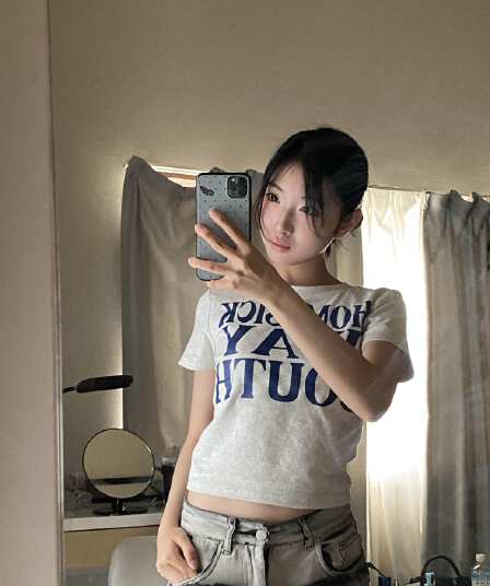 아메리칸 레트로 핫걸 바람 긍정적 인 어깨 쇼트 스타일 반팔 티셔츠 여성 작은 대중 알파벳 슬로건 프린트 몸매 가꾸기 신축성 맨위