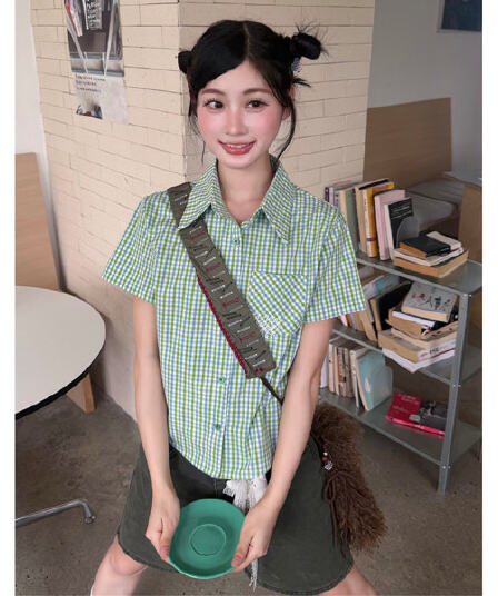 박하 녹색 체크무늬 자수 반팔 여성 셔츠 여름 아메리칸 몸매 가꾸기 슬림해 보이는 쇼트 스타일 폴로 칼라 맨위