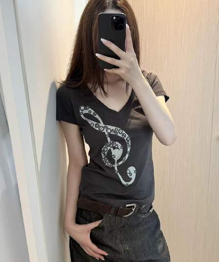 아메리칸 레트로 패치워크 V넥 참고 회색 반팔 티셔츠 여성 여름 몸매 가꾸기 슬림해 보이는 느슨함 센스 다용도 맨위 트렌디