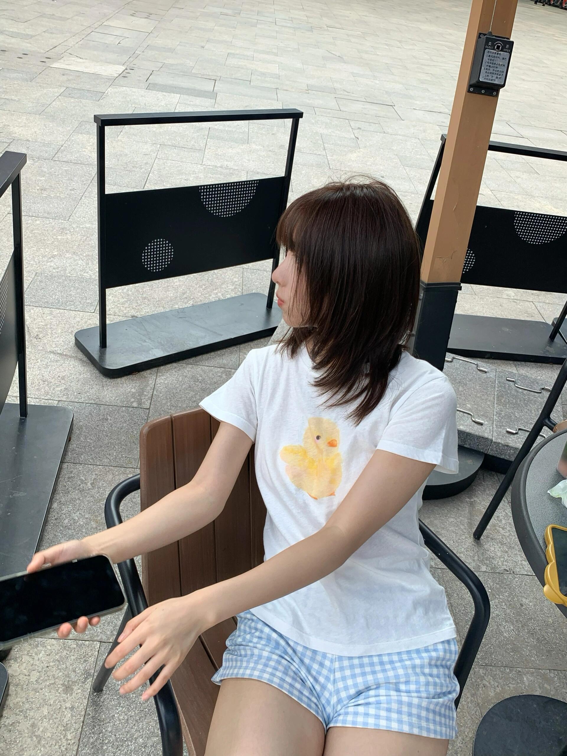 여름 달콤한 스타일 샤오 황 오리 프린트 긍정적 인 어깨 반팔 티셔츠 몸매 가꾸기 마이크로 ~을 통해 라운드 넥 연령 감소 귀여운 여성 셔츠