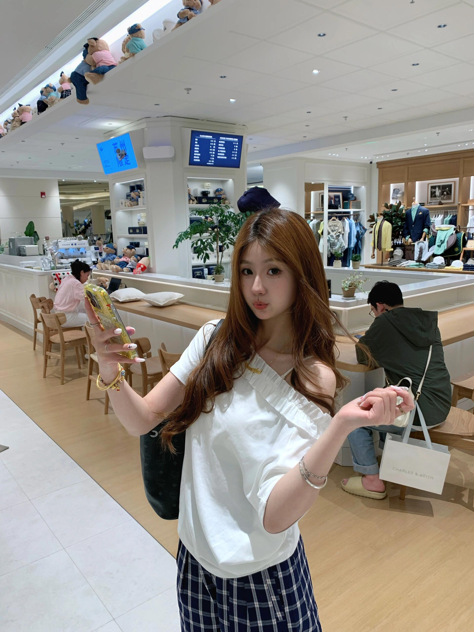 한국 스타일 다용도 비스듬한 어깨 프릴 패치워크 슬림해 보이는 반팔 티셔츠 맨위 여성 여름 루즈핏 ootd 디자인 센스 여름