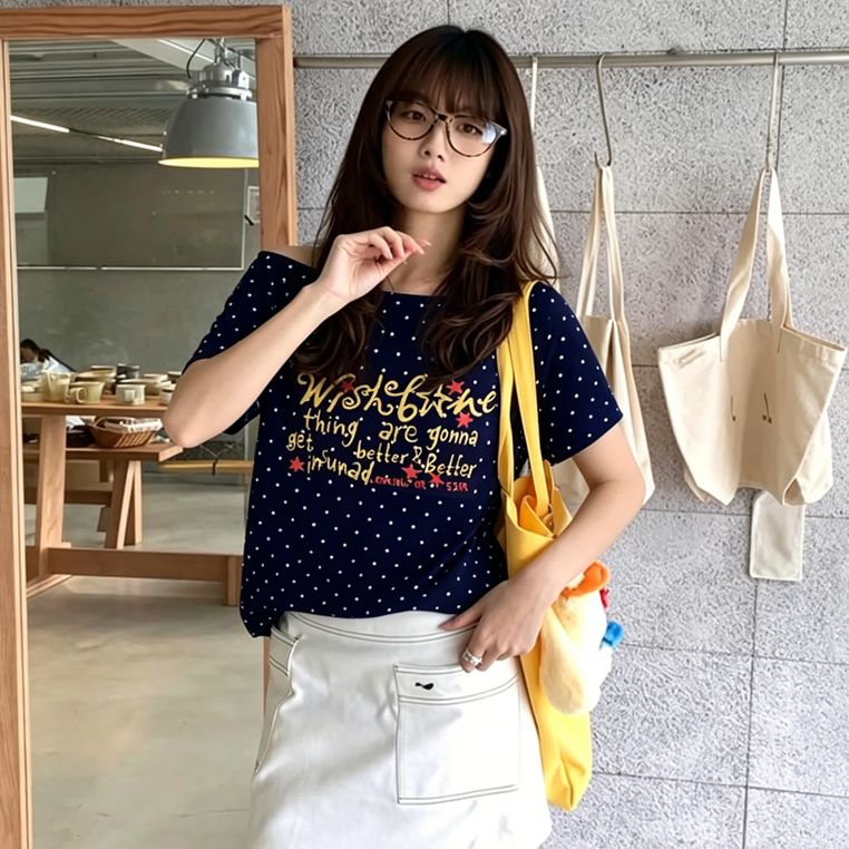 오프숄더 비스듬한 어깨 반팔 2026 여름 새로운 아메리칸 레트로 핫걸 도트 무늬 슬림해 보이는 티셔츠 여성 짧은 맨위