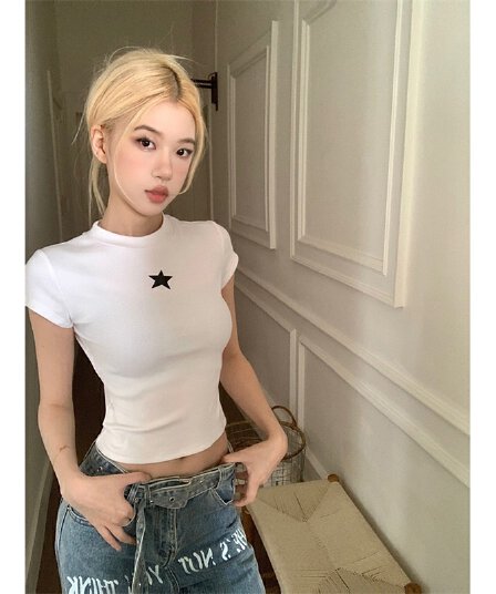 아메리칸 레트로 별 긍정적 인 어깨 반팔 티셔츠 여성 여름 디자인 센스 작은 대중 몸매 가꾸기 슬림해 보이는 핫걸 쇼트 스타일 맨위