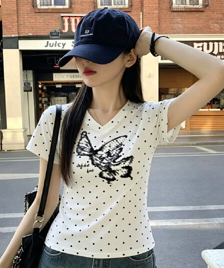 작은 대중 고유 한 나비 도트 무늬 긍정적 인 어깨 V넥 반팔 티셔츠 여성 여름 핫걸 몸매 가꾸기 슬림해 보이는 꼬집기 허리 쇼트 스타일 맨위