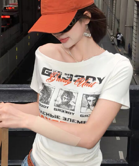 아메리칸 레트로 비스듬한 어깨 티셔츠 여성 여름 몸매 가꾸기 슬림해 보이는 핫걸 y2k 천년기 프린트 반팔 맨위