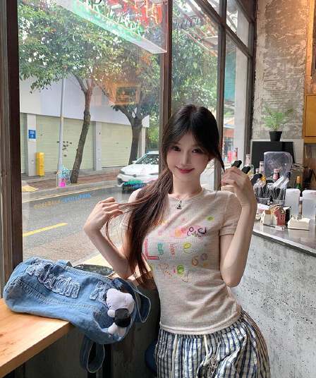 여름 새로운 방적 꽃 실 편안함 통기성 레트로 무지개 프린트 몸매 가꾸기 긍정적 인 어깨 반팔 티셔츠 다용도 여성 셔츠