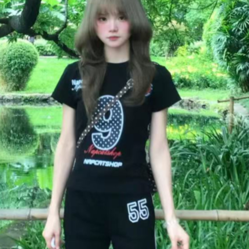 아메리칸 달콤한 차가운 운동 숫자 프린트 반팔 긍정적 인 어깨 여성 2026 새로운 여름 미니멀리즘 몸매 가꾸기 맨위