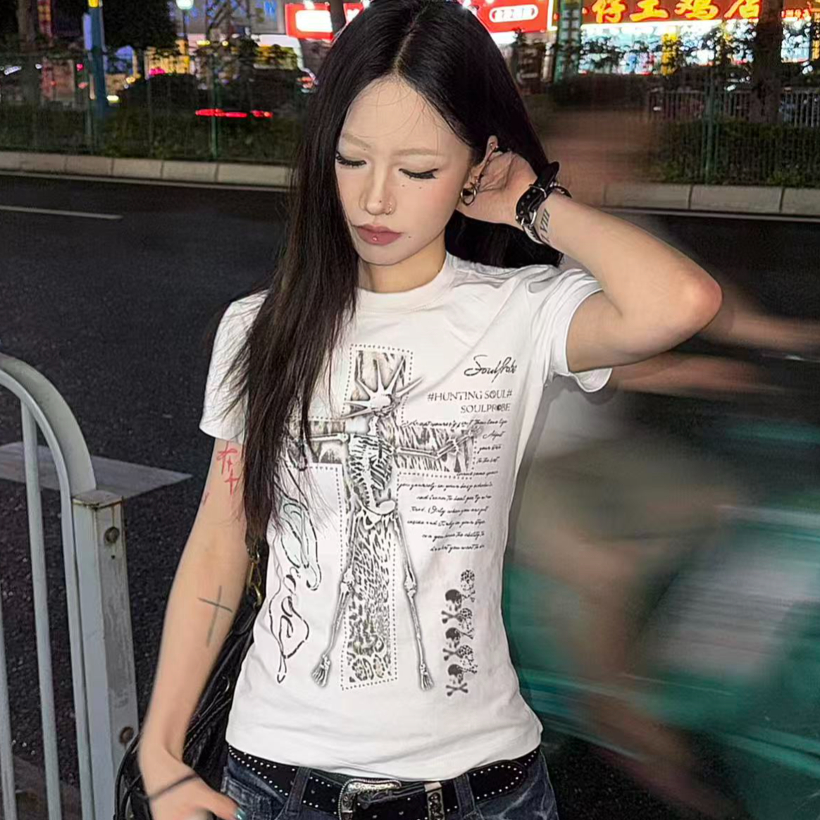 마 오래된 깨진 해골 십자가 반팔 티셔츠 여성 여름 몸매 가꾸기 긍정적 인 어깨 라운드 넥 맨위